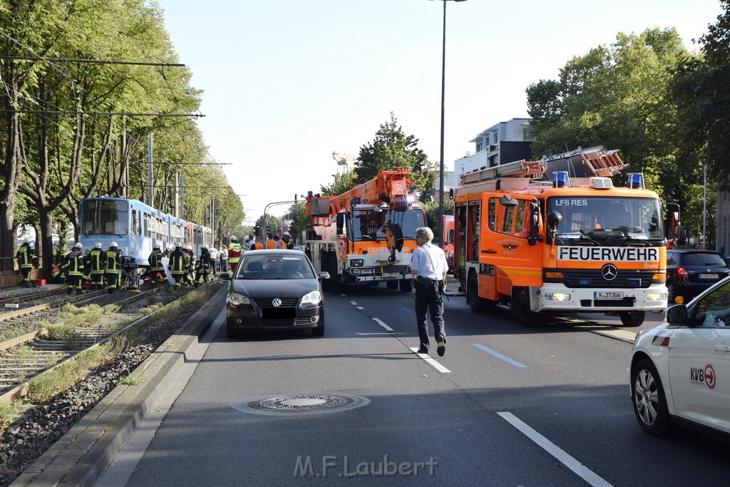 PStrab Koeln Bayenthal Schoenhauserstr Gustav Heinemann Ufer P009.JPG - Miklos Laubert